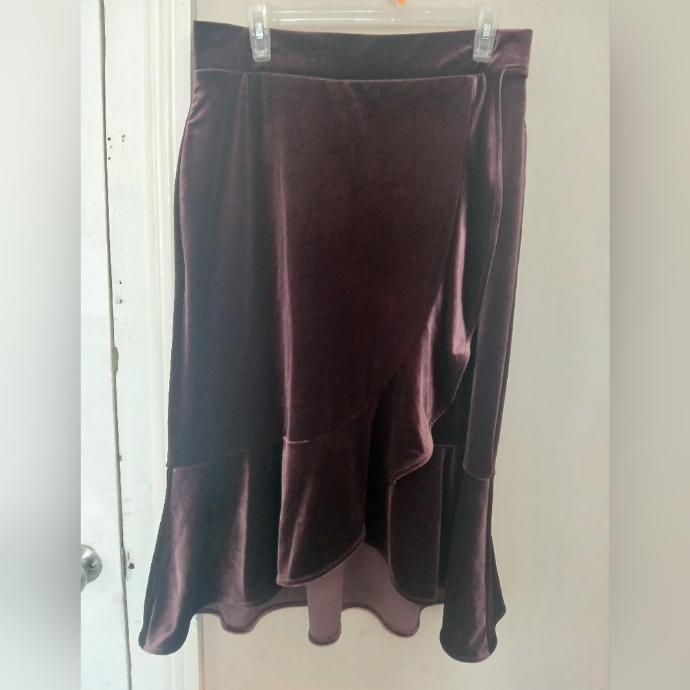 GAP Velvet Midi Tulip Skirt in Deep Burgendy